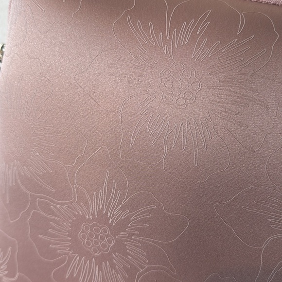 🧛 Kate Spade Laptop Sleeve - Picture 3 of 5